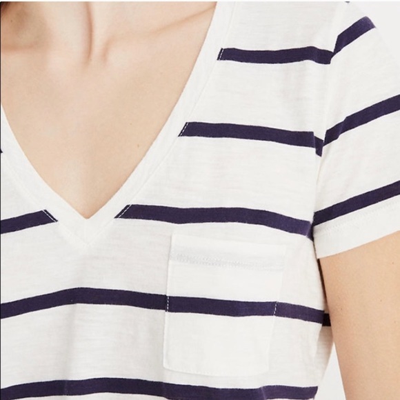 Madewell whisper cotton v-neck pocket tee - Picture 2 of 7